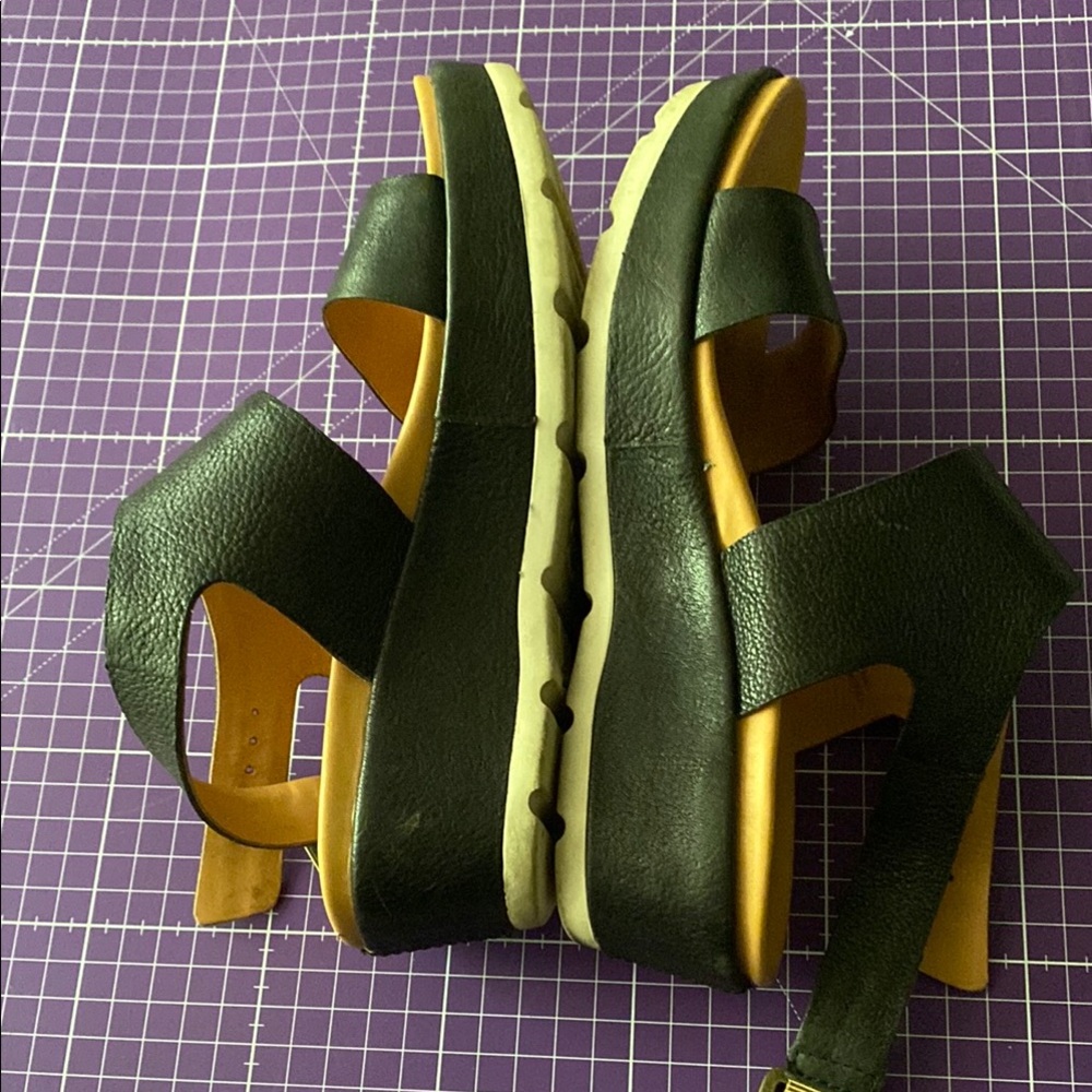 Kork-Ease Black and Yellow Sandals Minimalist Comfort. - Picture 3 of 9